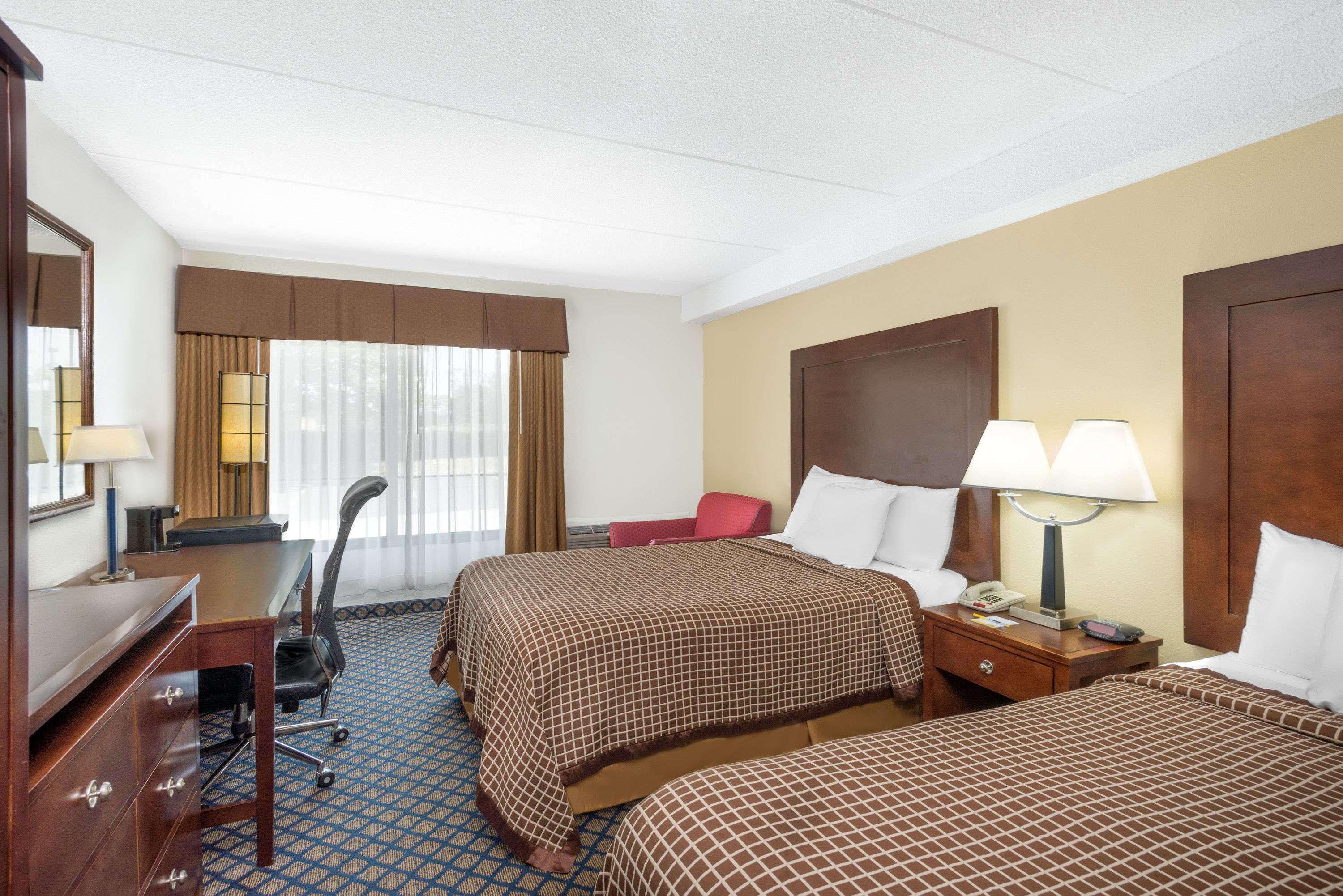 Days Inn By Wyndham Geneva/Finger Lakes Eksteriør billede