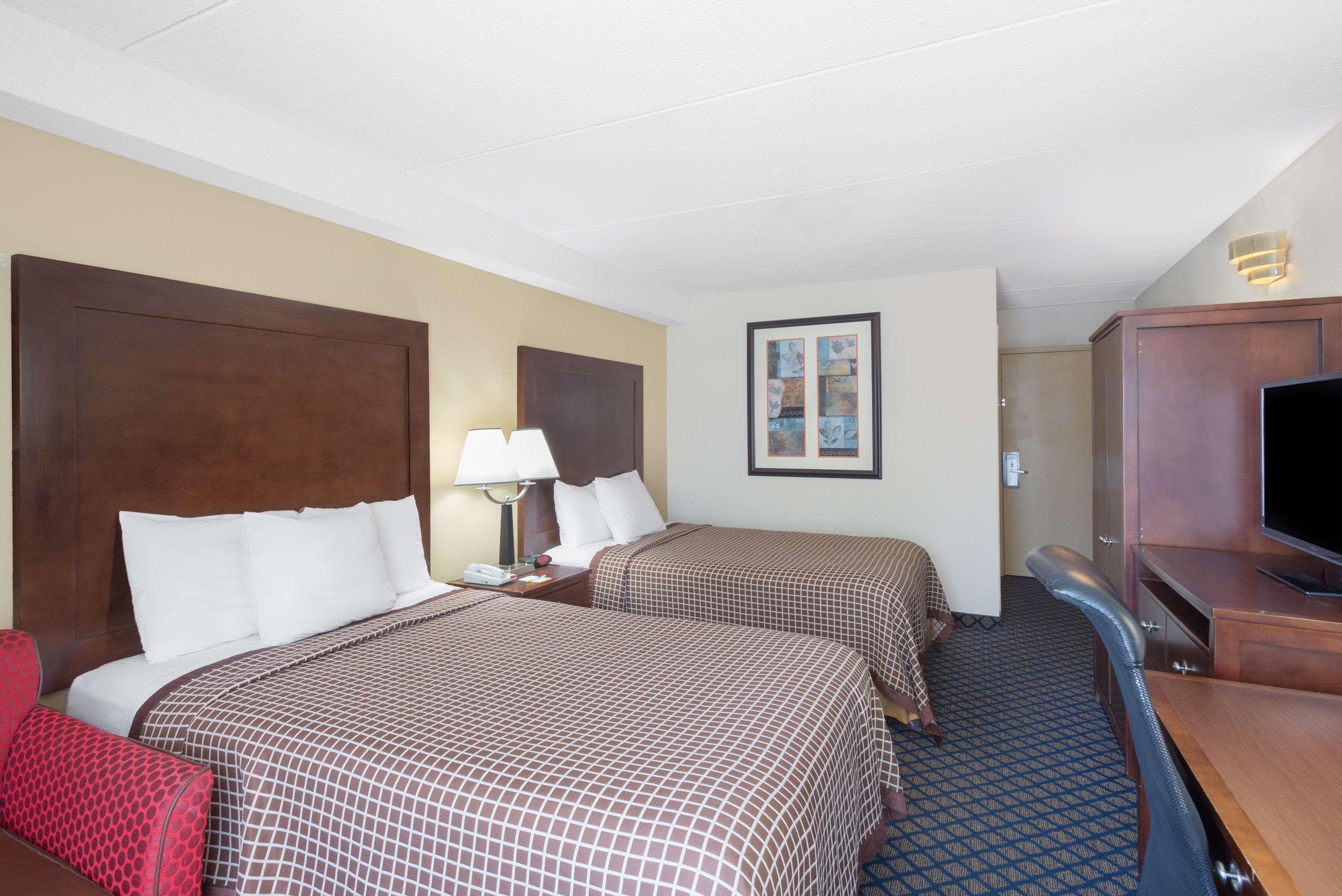 Days Inn By Wyndham Geneva/Finger Lakes Eksteriør billede